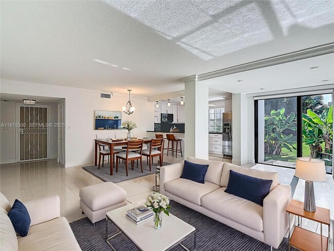 Building Photo - 3552 Magellan Cir