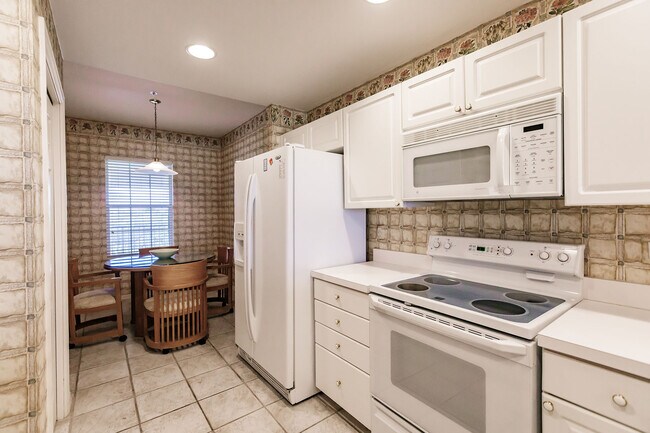 Building Photo - 4120 Bayhead Dr