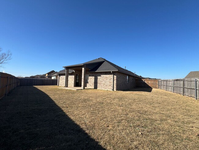 Building Photo - 7904 SW Powell Ct