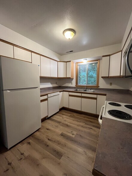 Building Photo - 7481 Miller Way