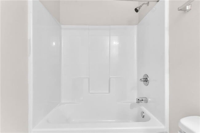 Building Photo - 4488 Ravenwood Dr