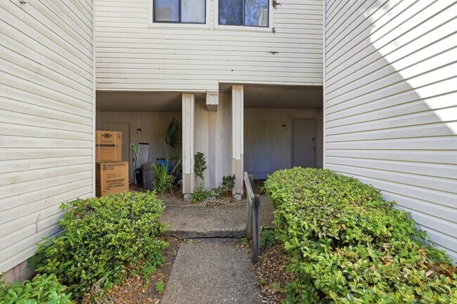 Building Photo - 1844 Larette Dr