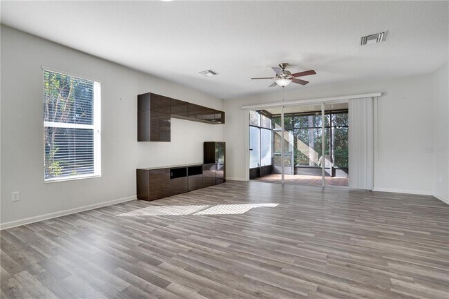 Building Photo - 2219 Snow Flake Pl