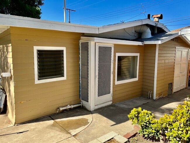 Building Photo - 6039 Friends Ave