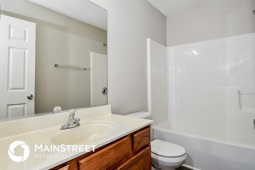 Building Photo - 1011 Quinlan Dr