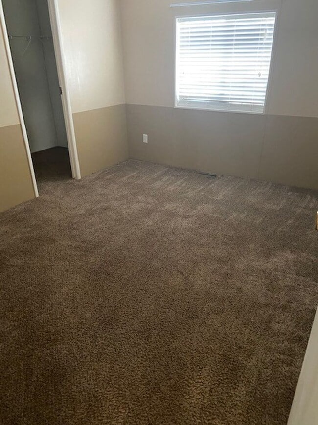 Building Photo - 3 Bed Manufactured Home Silver Springs