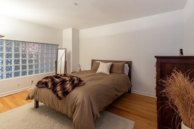 Building Photo - 689 Marin Blvd