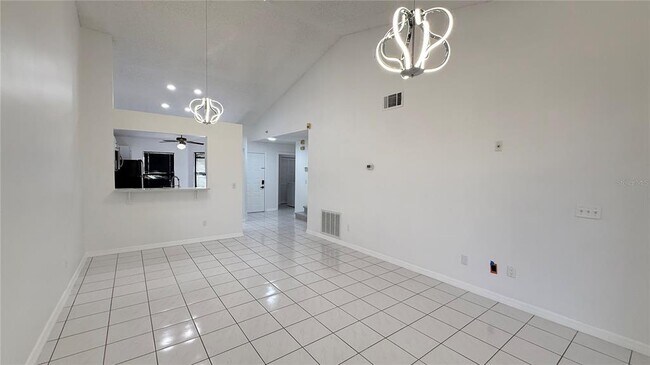 Building Photo - 72 Lakepointe Cir