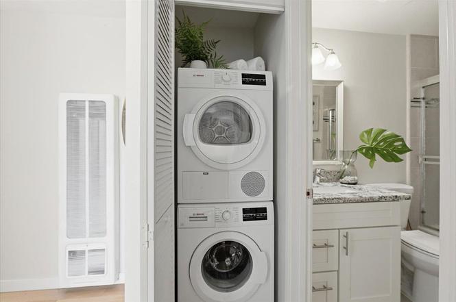 Building Photo - 280 Easy St