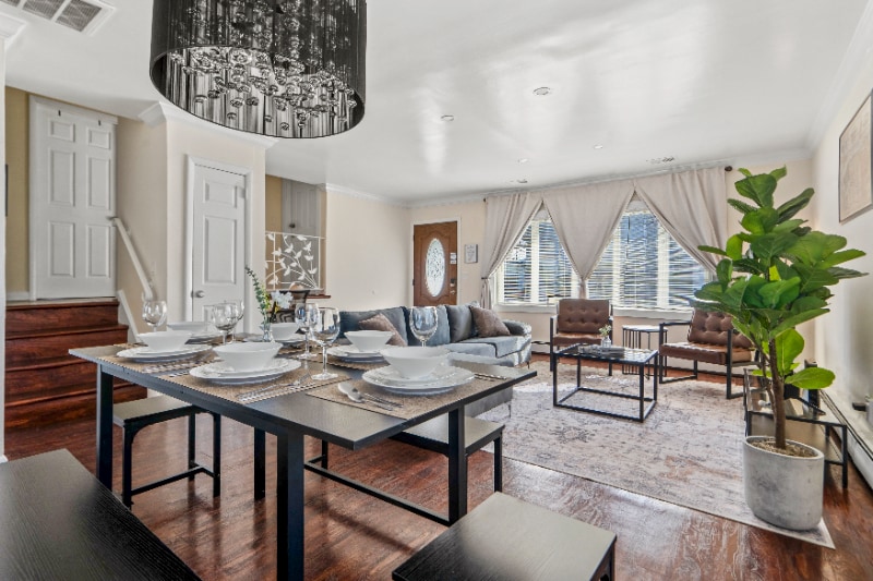 Building Photo - 9103 Columbia Ave