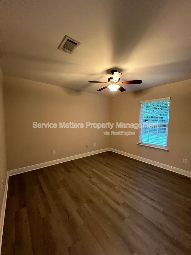 Building Photo - 6017 Autumn Pines Cir