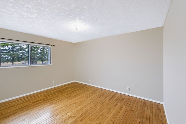 Building Photo - 4980 W 4000 N
