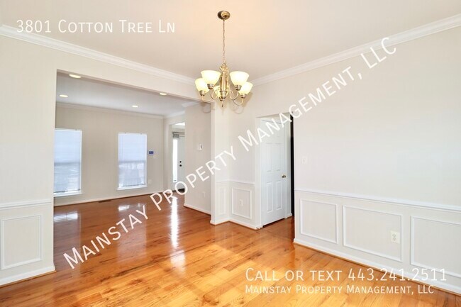 Building Photo - Beautiful 5 Bedroom SFH in Family Friendly...