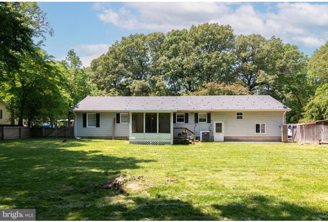 Building Photo - 44 Lexington Dr