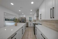 Building Photo - 27385 Voyageur Dr