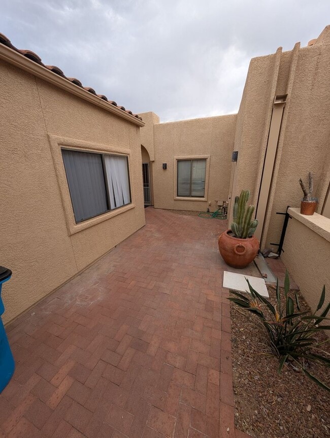 Building Photo - Gorgeous NW TownHouse - Sunset Ridge - Great Community
