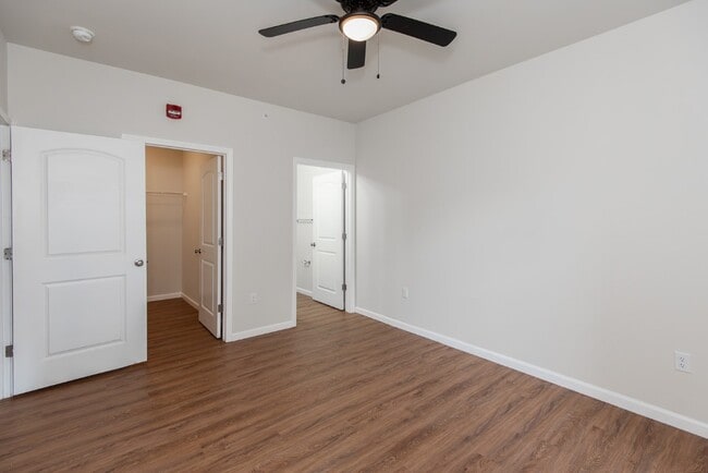 Building Photo - 122 Harmony Mdws Ct