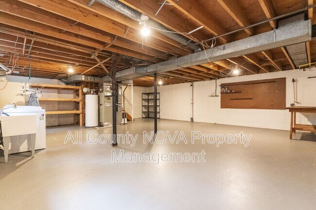 Building Photo - 4126 Lenox Dr