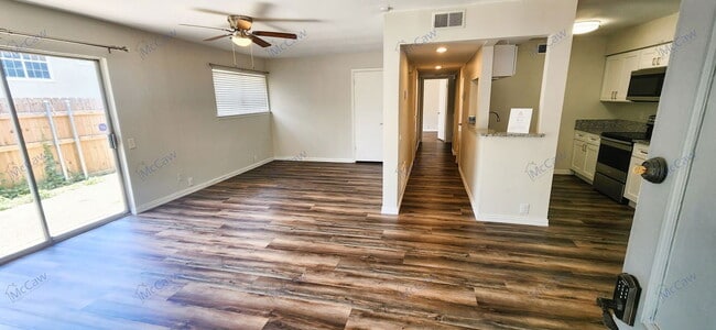Building Photo - 4402 Tophill Ln