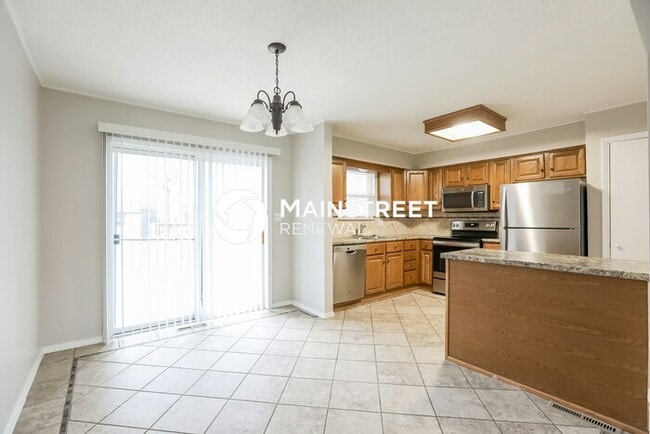 Building Photo - 3 Bedroom Pet-Friendly Home in Blue Springs, MO with Main Street Renewal