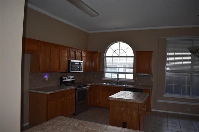 Building Photo - 4207 Sarasota Ln