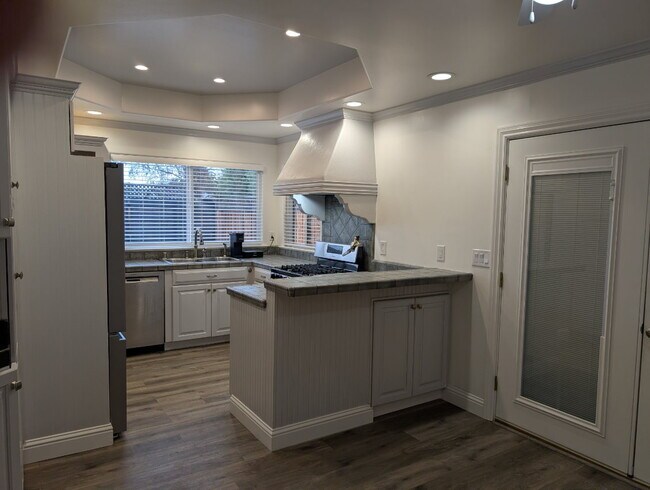 Building Photo - Lovely 2 bedroom and 2 bath remodeled home in South San Jose with a swimming Pool