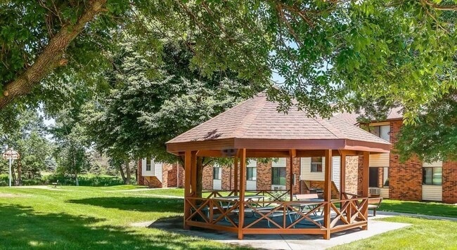 Building Photo - 223 4th Ave