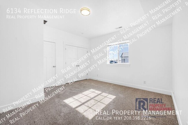 Building Photo - NEW BUILD - 5 bedroom 3.5 House