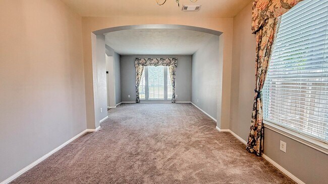 Building Photo - 25915 Drybrook Rd