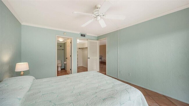 Building Photo - 1650 Pine Tree Ln