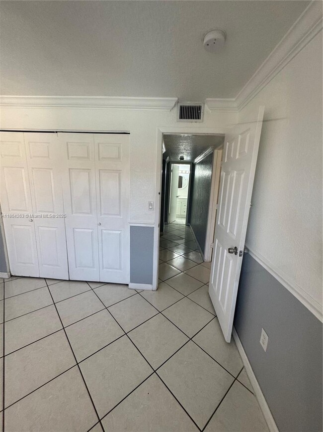 Building Photo - 4670 W 13th Ln