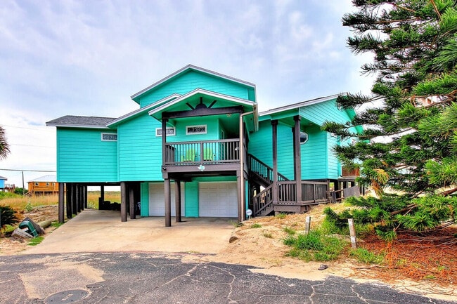 Building Photo - 9 La Playa