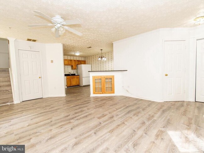 Building Photo - 40 Amberstone Ct