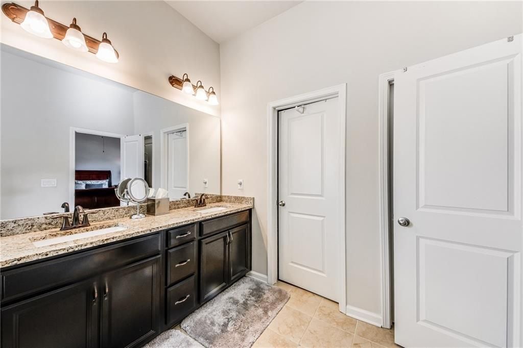 Building Photo - 2616 Vintage Dr