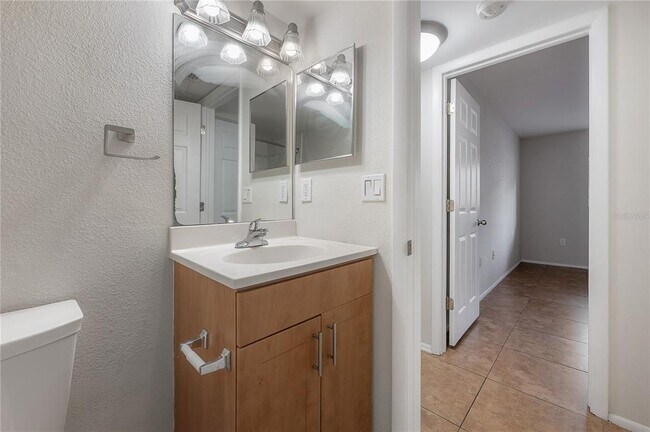 Building Photo - 5709 Baywater Dr