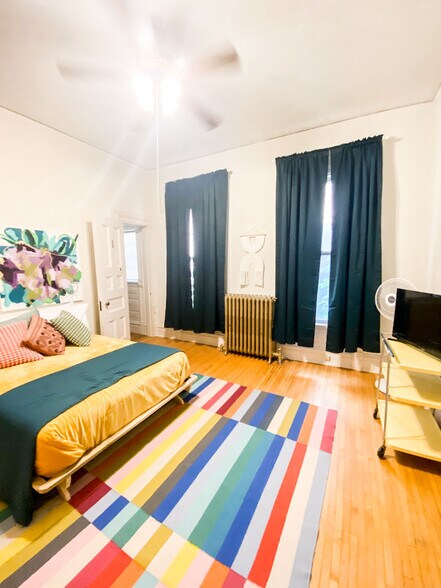 Building Photo - 2419 1st Ave S