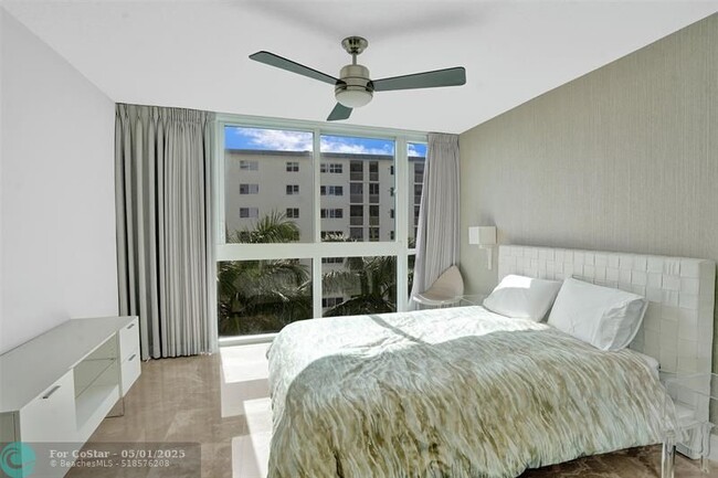 Building Photo - 715 Bayshore Dr