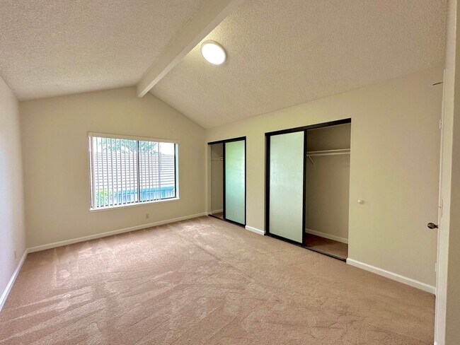 Building Photo - COMING SOON! | $3,690 / 3 BR - GORGEOUS THREE BEDROOM HOME IN PARKMONT AREA OF CENTRAL FREMONT