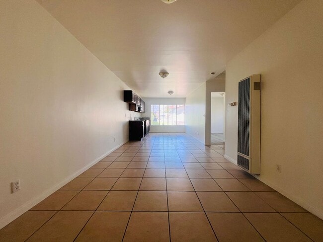 Building Photo - 1315 S Catalina St