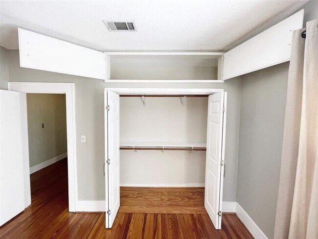 Building Photo - 711 Fargo St