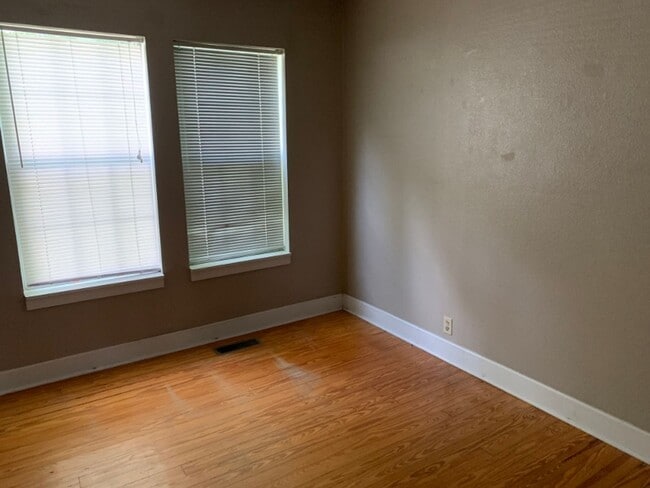 Building Photo - 3 bed 2 bath house by FSU and TCC!! Available August 2026!