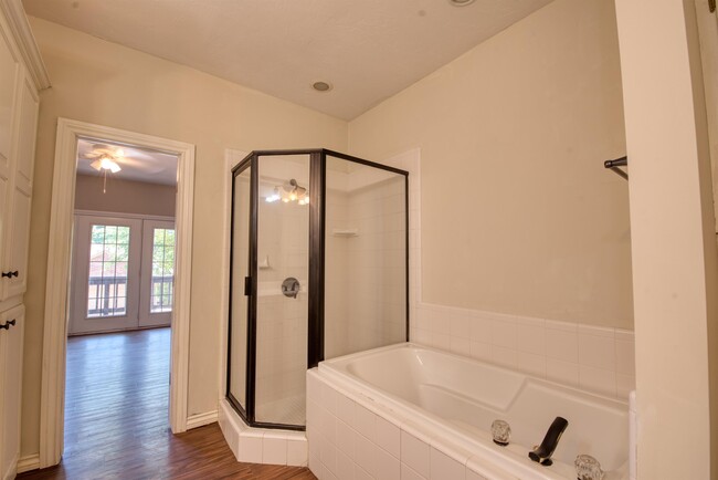 Building Photo - 1629 Tenbears Rd