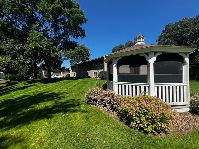 Building Photo - Oak Ridge Manor Senior 62+ Apartments