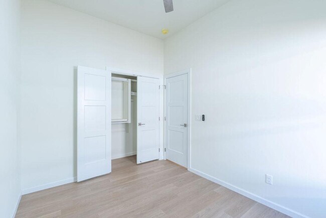 Building Photo - 820 W Locust St