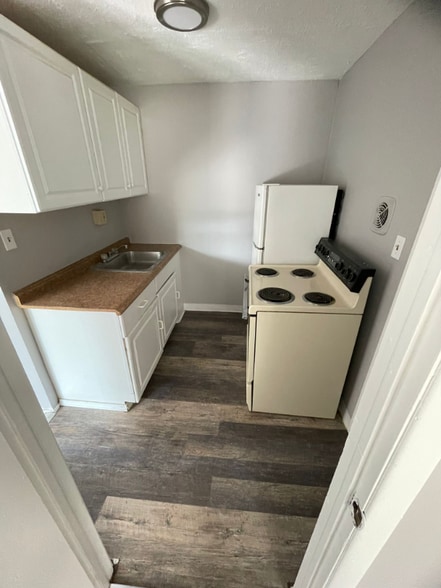 Building Photo - 13420 Euclid Ave