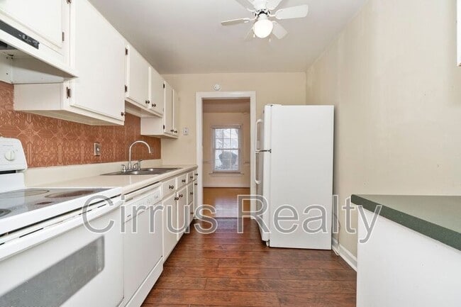 Building Photo - 9 Towne Square Dr