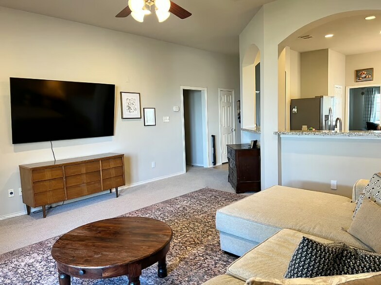 Building Photo - 2607 Diamond River Dr