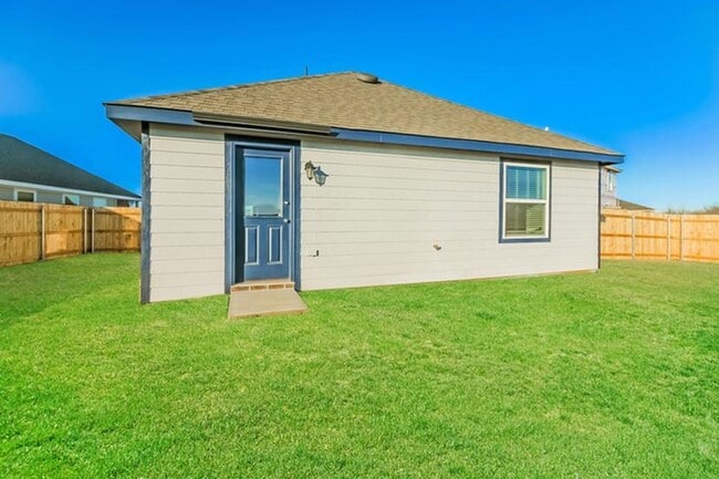 Building Photo - 1911 Malus Way
