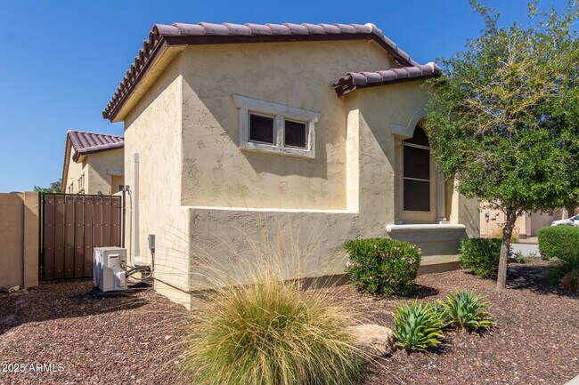 Building Photo - 17996 W Redwood Ln