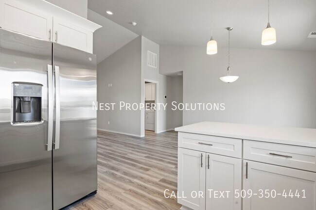 Building Photo - 913 N Washington St